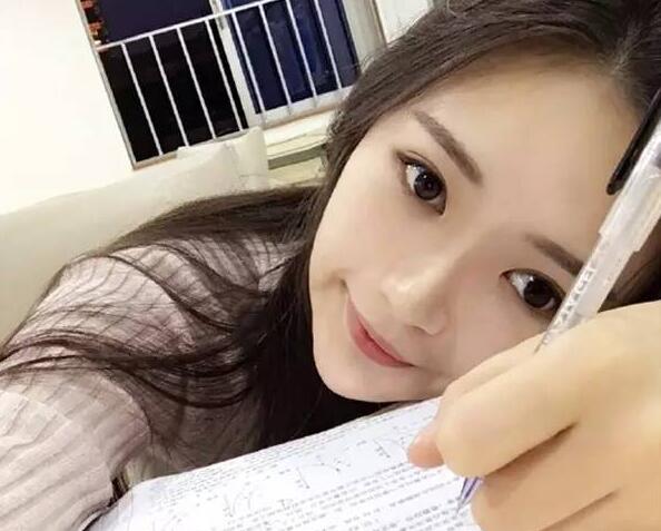 北京电影学院校花于昕仡 北京电影学院校花于昕仡