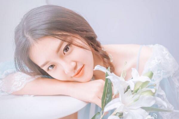 湖北美术学院校花张馨月 湖北美术学院校花张馨月