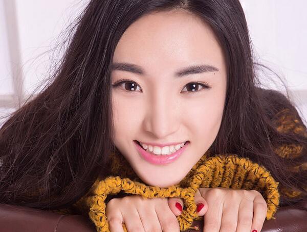 中央戏剧学院校花石靖怡 中央戏剧学院校花石靖怡