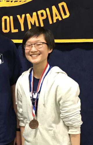 华裔天才女学霸最爱物理 华裔天才女学霸最爱物理