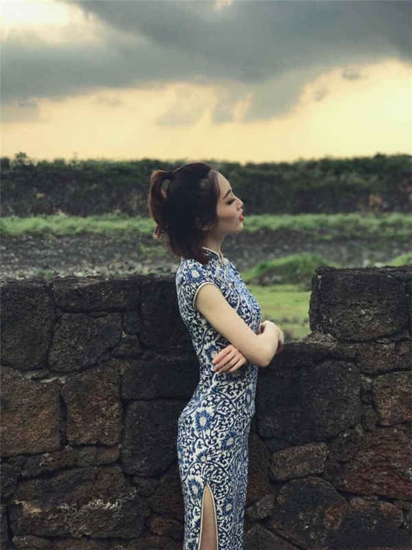 中国民航管理干部学院校花管彤 中国民航管理干部学院校花管彤
