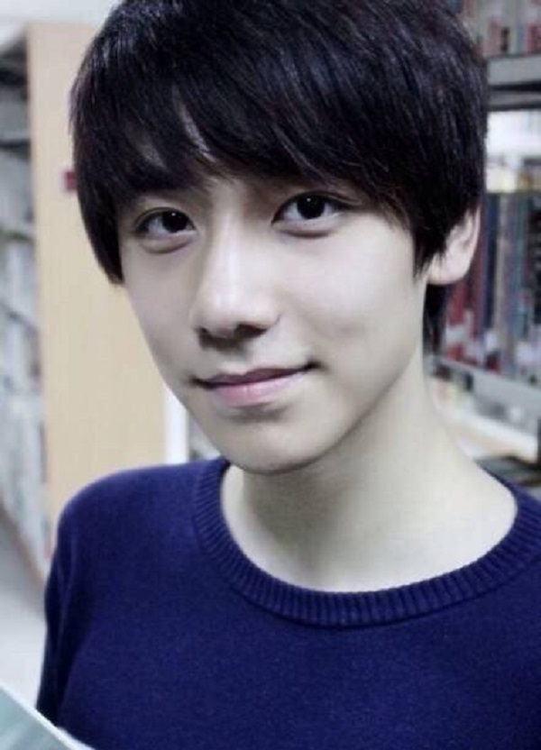 清华大学校草李润东.jpg 清华大学校草李润东.jpg