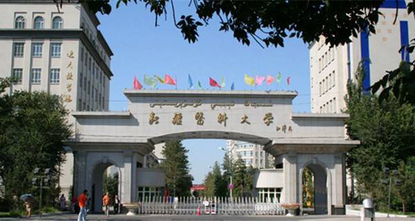 新疆医科大学校门 新疆医科大学校门